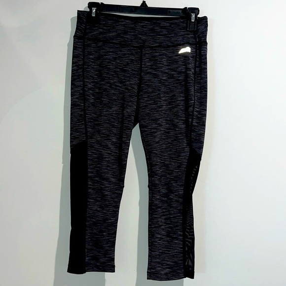Avia Pants - Avia gray black capri leggings. Size small.